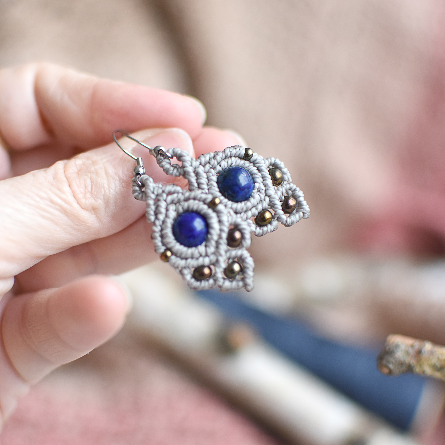 Šedá sada šperků s lapis lazuli